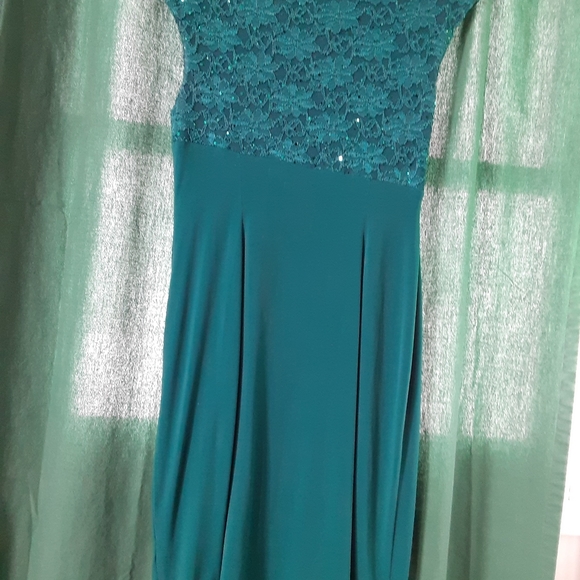 Dress - Picture 2 of 4